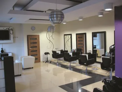 Veena Hair Studio Salon Fryzjerski